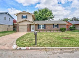 156 SW 69th St, Lawton, OK 73505