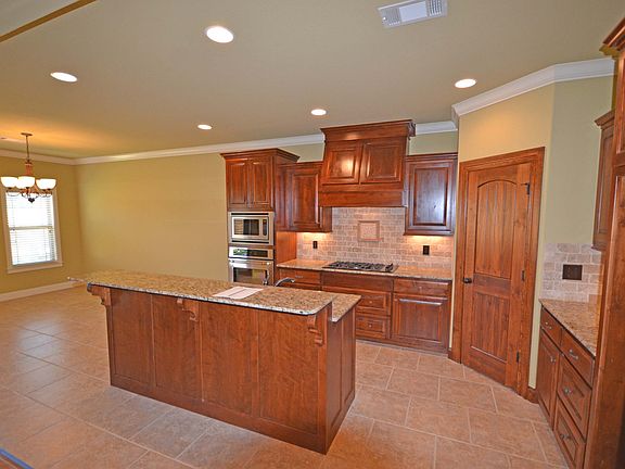 2nd image of 5705 Murfield Dr