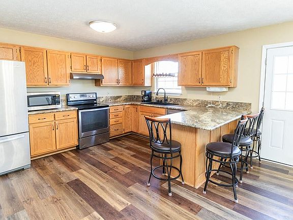 5th image of 104 Rolling Heights Blvd