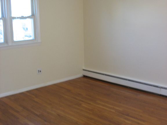 Master Bedroom (Much Larger)