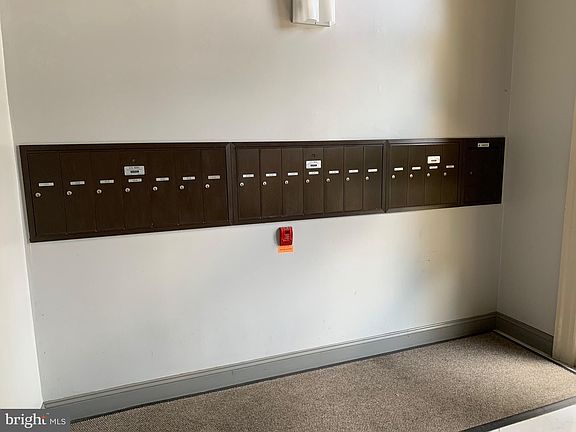 4th image of 915 Bainbridge St #25-304