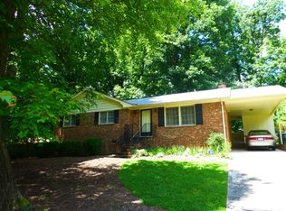3008 Twin Lakes Dr, Greensboro, NC 27407