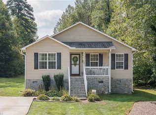 109 Battle Dr, Thomasville, NC 27360