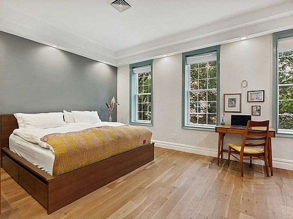 5th image of 34A Jewel St APT 1