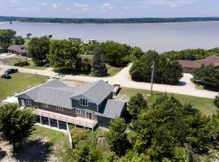 7689 Lookout Dr, Manhattan, KS 66502