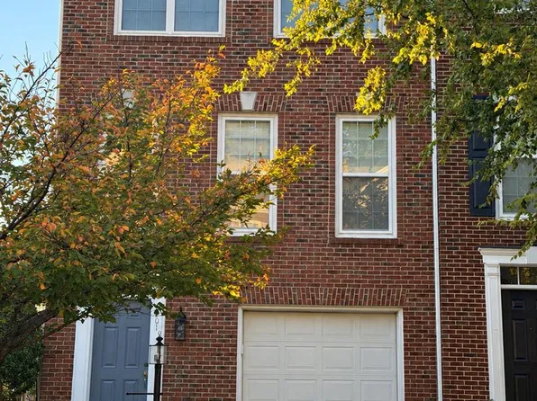 8901 Singleleaf Cir, Lorton, VA 22079