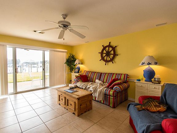 2nd image of 100 Harbor Pl Unit 102