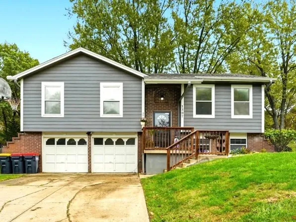 1307 Michele Dr, Excelsior Springs, MO 64024