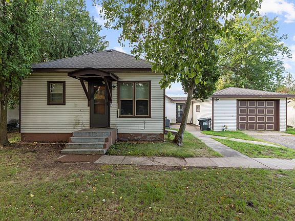 2nd image of 1106 Pine St