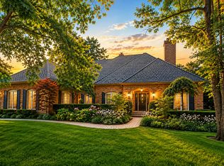 136 Circle Ridge Dr, Burr Ridge, IL 60527