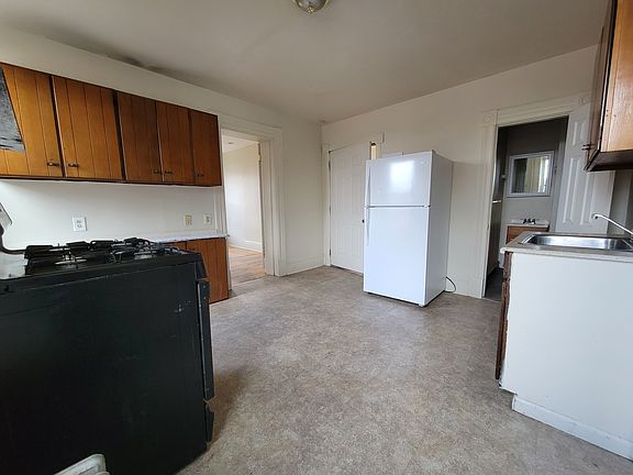 2nd image of 87 N Main St APT 6