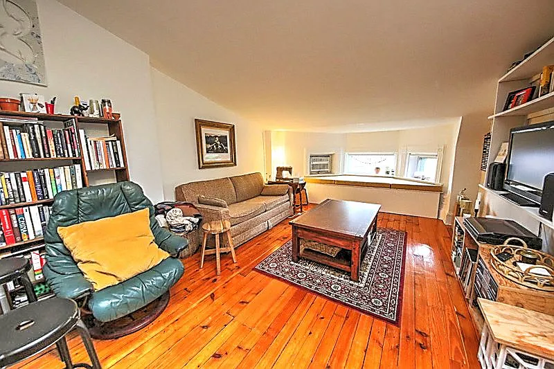 926 President Street — Photo 2