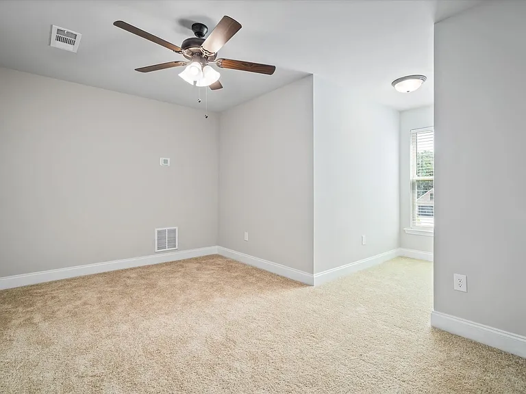 950 Gibson Ct — Photo 11