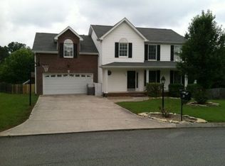 448 Country Run Cir, Powell, TN 37849