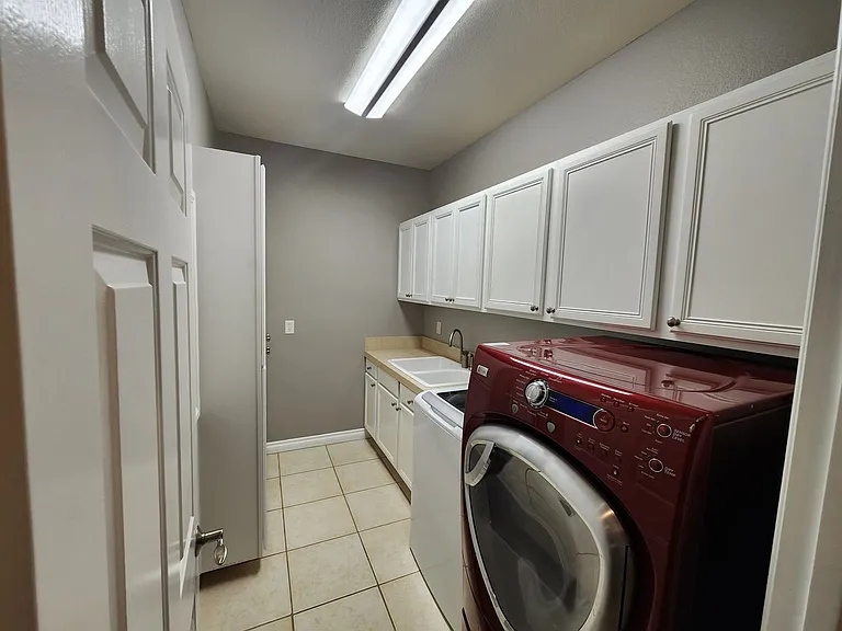 9516 Royal Lamb Dr — Photo 13