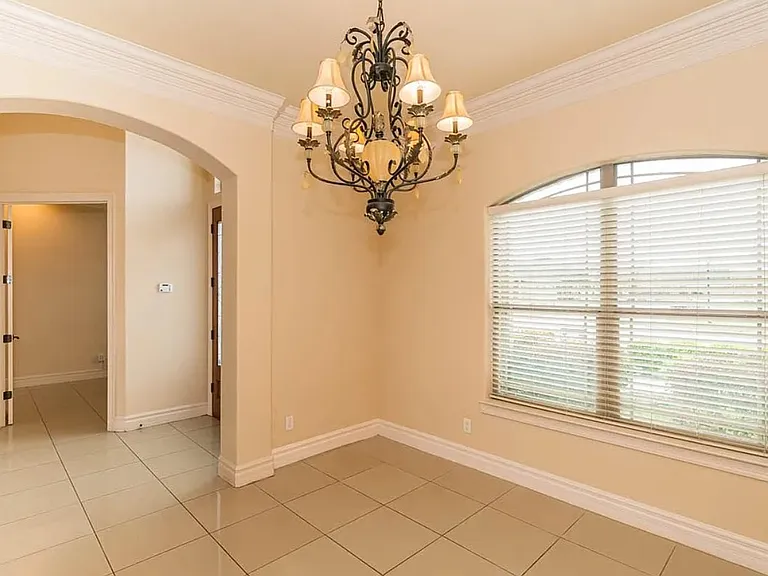 7 Stonebrook Ct — Photo 5