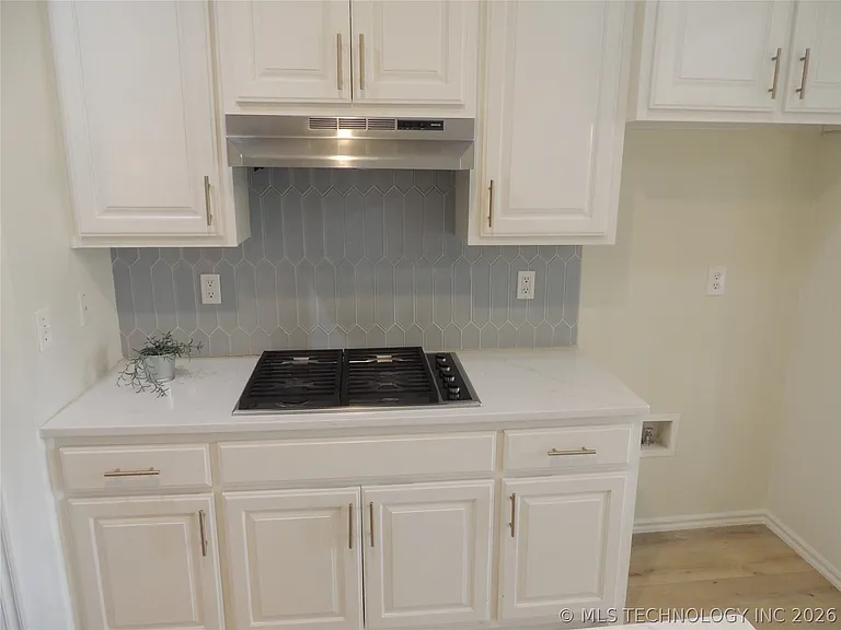4416 W Indianola St — Photo 26