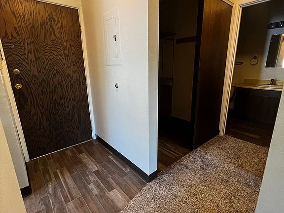 4th image of 419 11th Ave S #301
