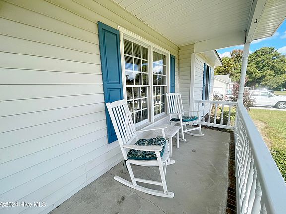 3rd image of 2324 Mayfield Drive