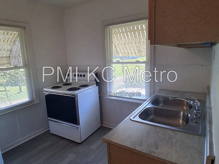 26 S Central St #9 — Photo 13