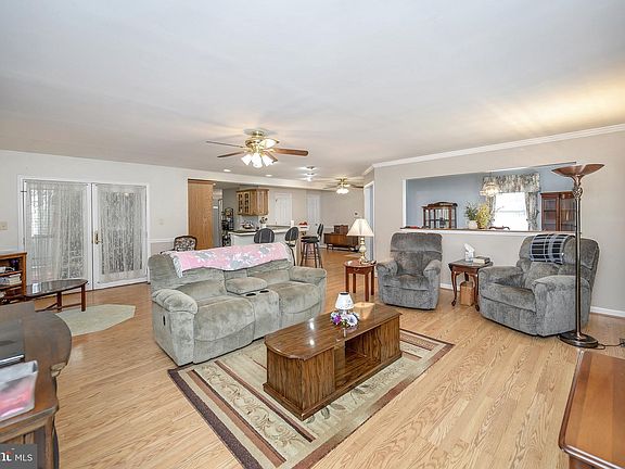 5th image of 117 Meadow Ln