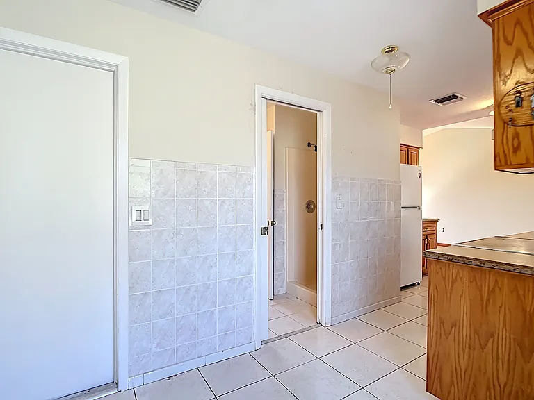 4428 Aladdin Ave — Photo 15
