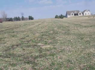 8702 Regnier Rd, Hebron, IL 60034