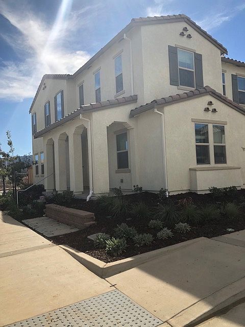 1st image of 758 Carver Pl