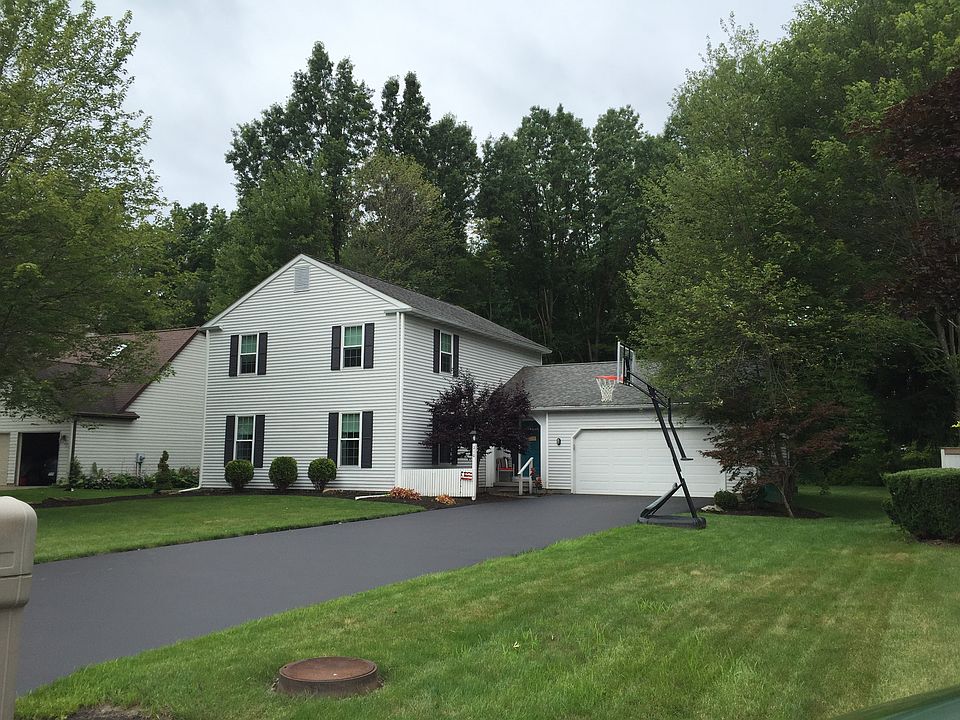 1st image of 210 Avalon Dr SE