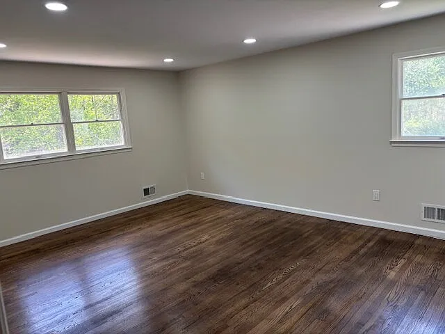 127 Stockton Ave — Photo 24