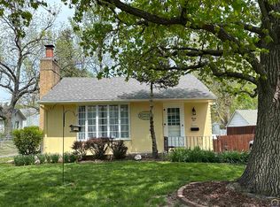 3010 SW 11th St, Topeka, KS 66604