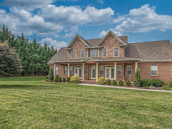 3rd image of 6747 Ingleside Ln