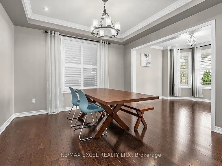 25 Demott Ave — Photo 5