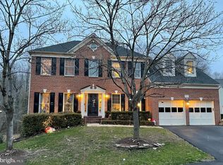 7903 Hollington Pl, Fairfax Station, VA 22039