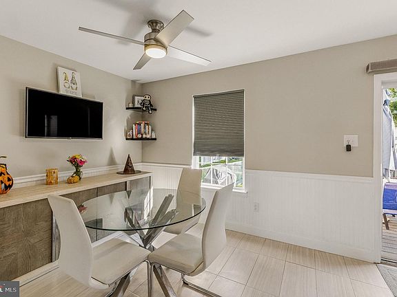 4th image of 10 Arbour Ln