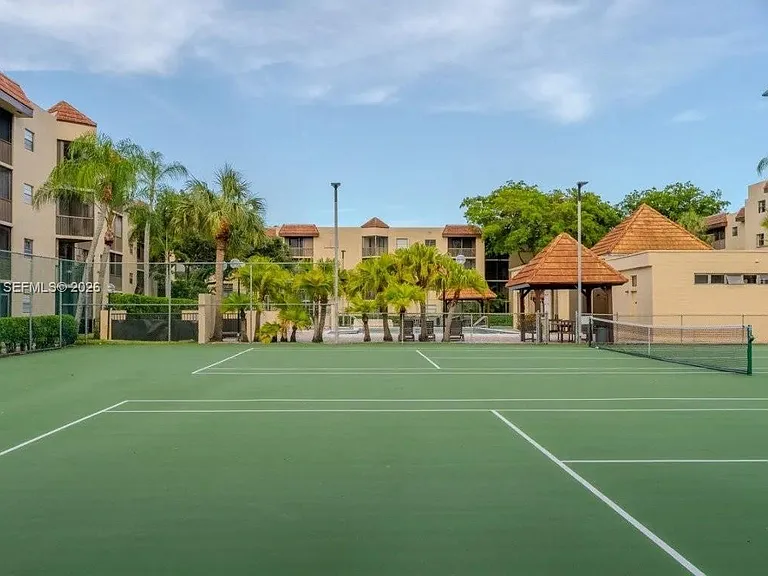 10451 W Broward Blvd #201 — Photo 33