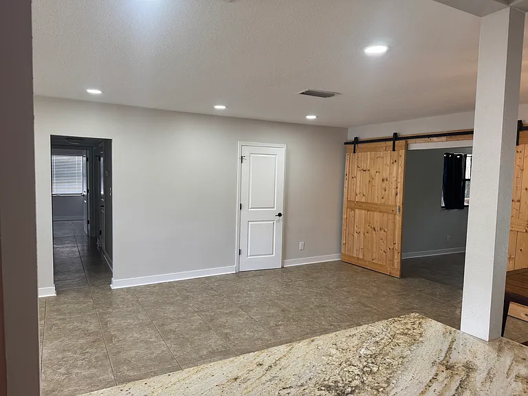 617 Luzon Ave — Photo 18