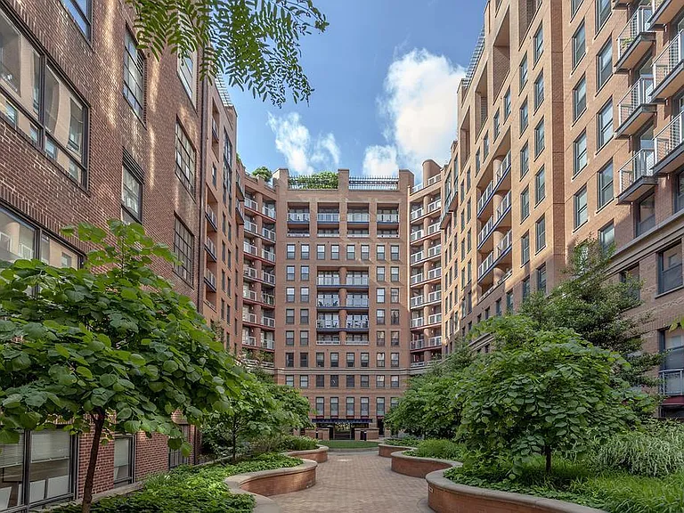 631 D St NW #335 — Photo 9