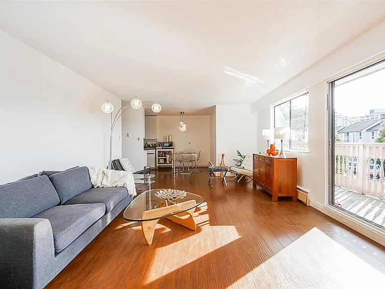 236 W 2nd St #109 — Photo 4