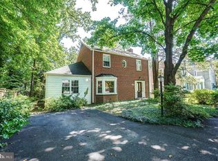 5909 Wilson Ln, Bethesda, MD 20817