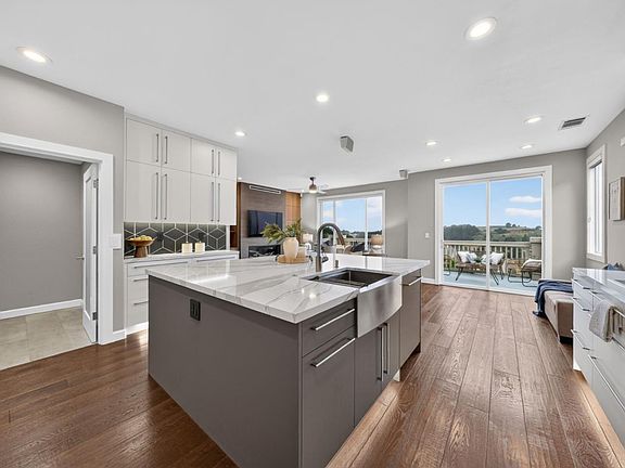 5th image of 115 Panorama Ct