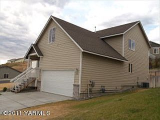 2nd image of 1700 W Naches Ave