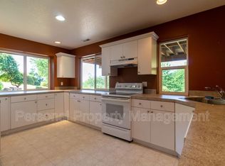 18606 NE 149th St #B, Brush Prairie, WA 98606