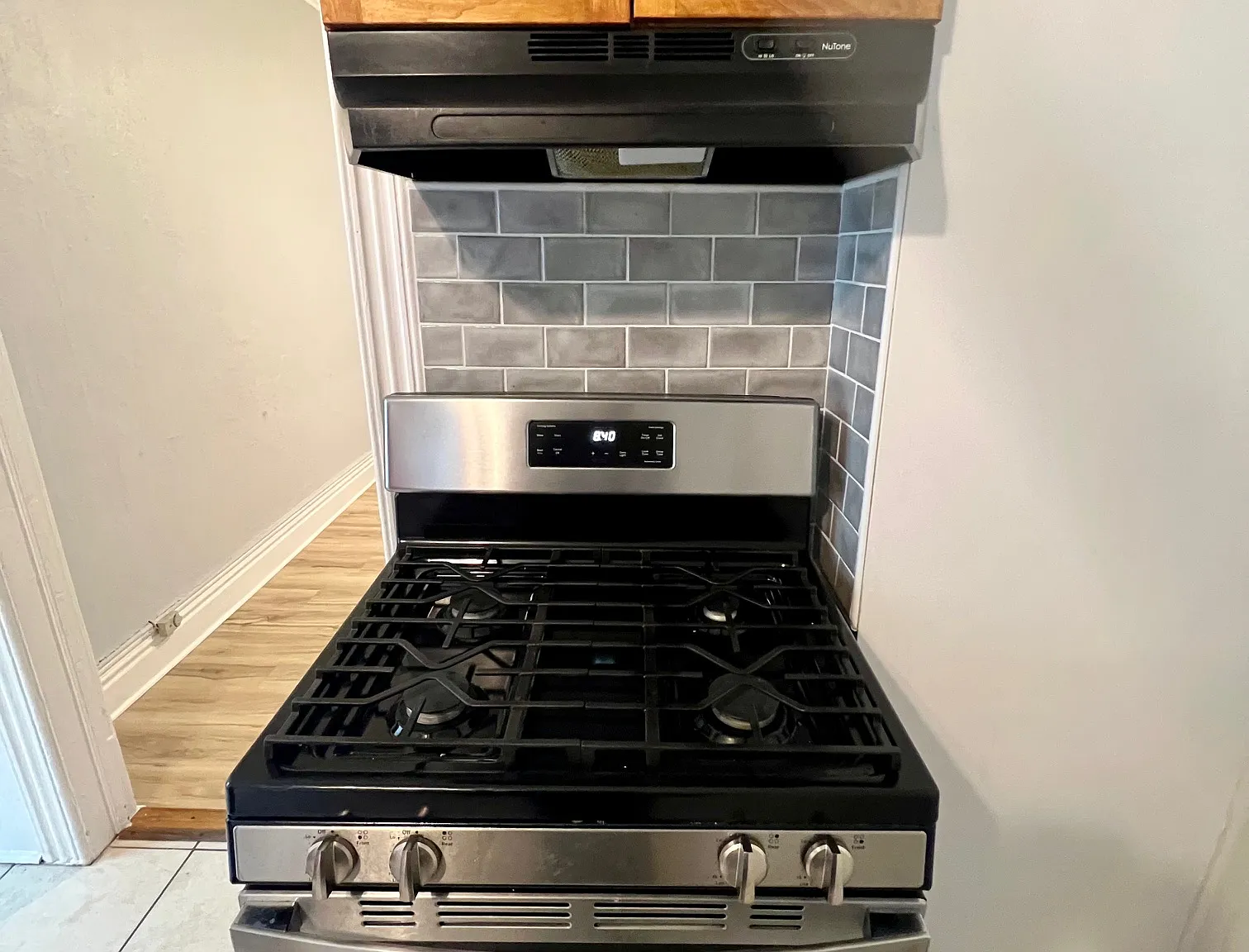 2 bed, 950 sqft, $1,300 — Photo 4