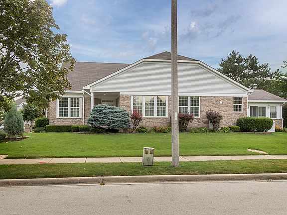 2nd image of 2461 Sweetbriar Ln