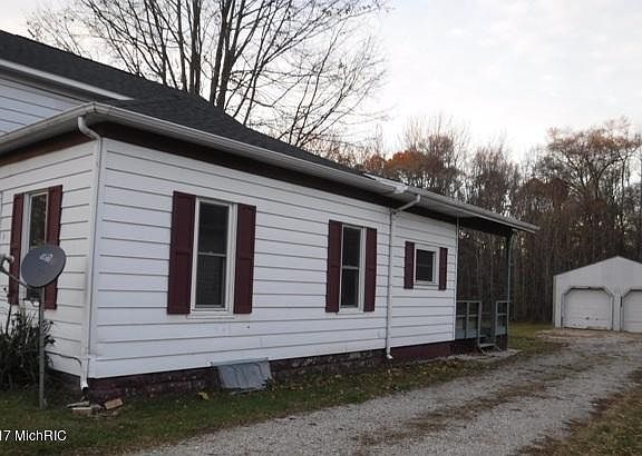 3rd image of 436 W Burr Oak St