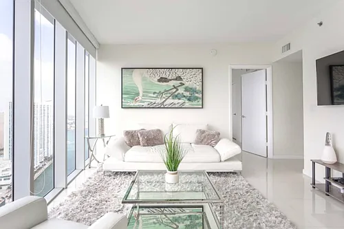 501 Brickell Ave Photo 1