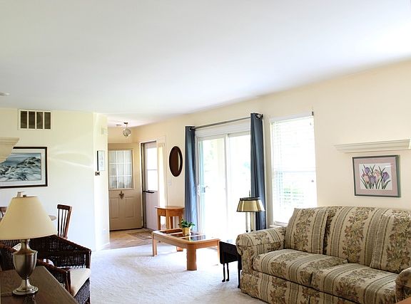 5th image of 113 W Hamilton Dr #31