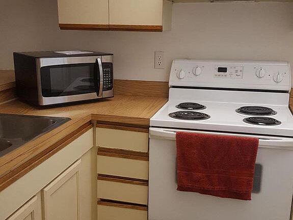 3rd image of 3014 Sir Hamilton Cir #2