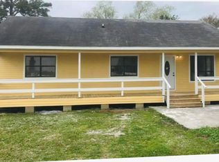 418 Franzen St, Winnie, TX 77665